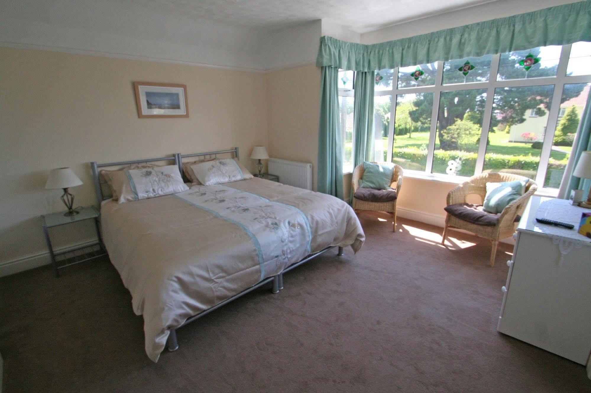 Beech Lodge Guest House New Milton Esterno foto